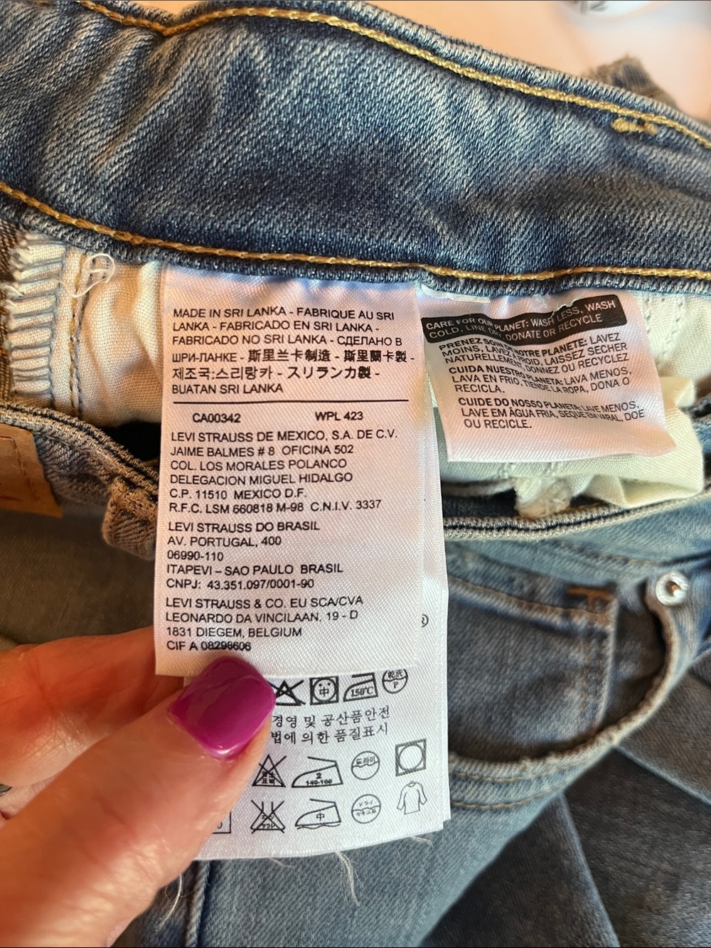 Levi’s High Rise Flare Jeans - Picture 7 of 8